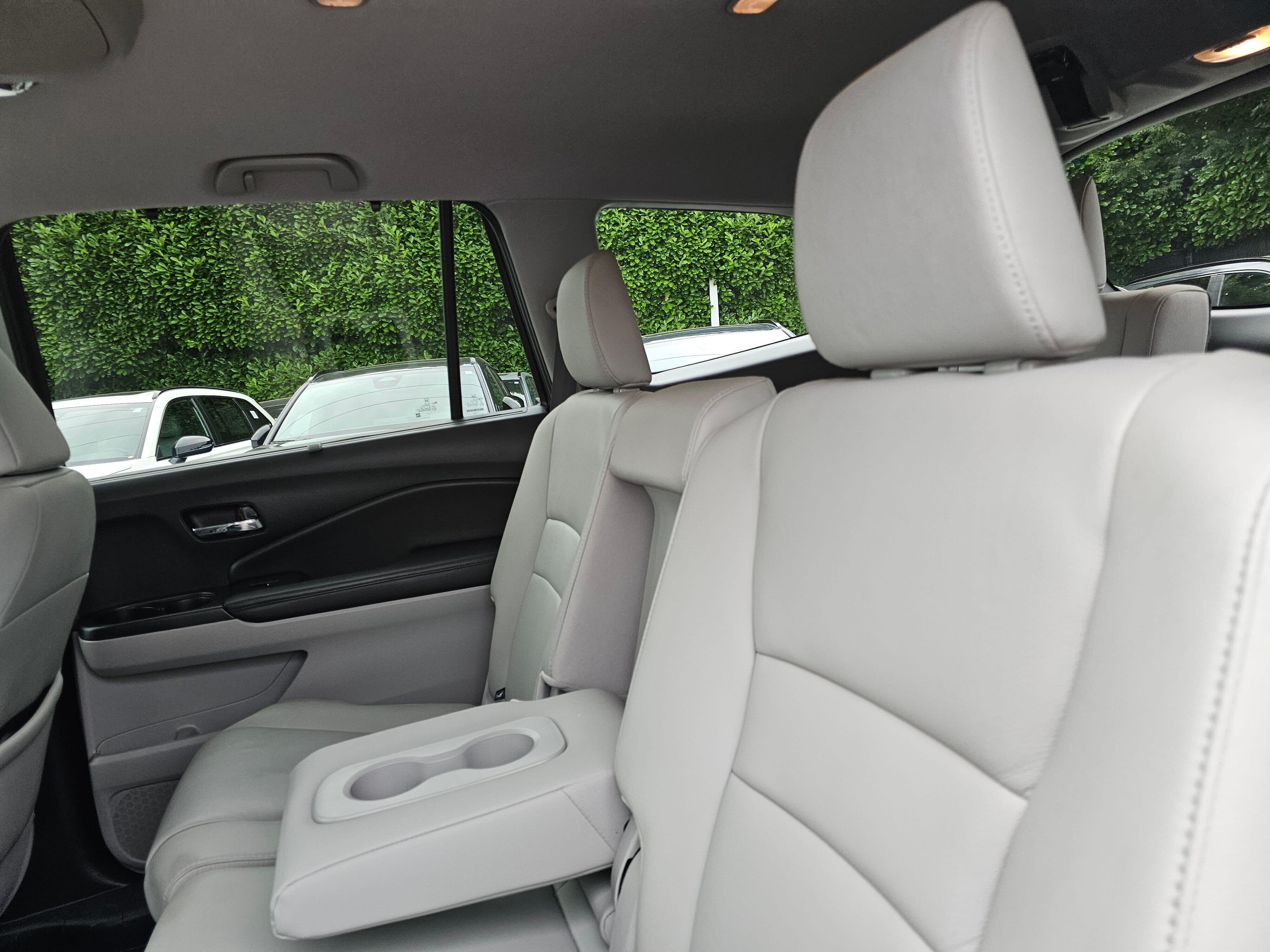 Used 2019 Modern Steel Metallic Honda Touring image 19