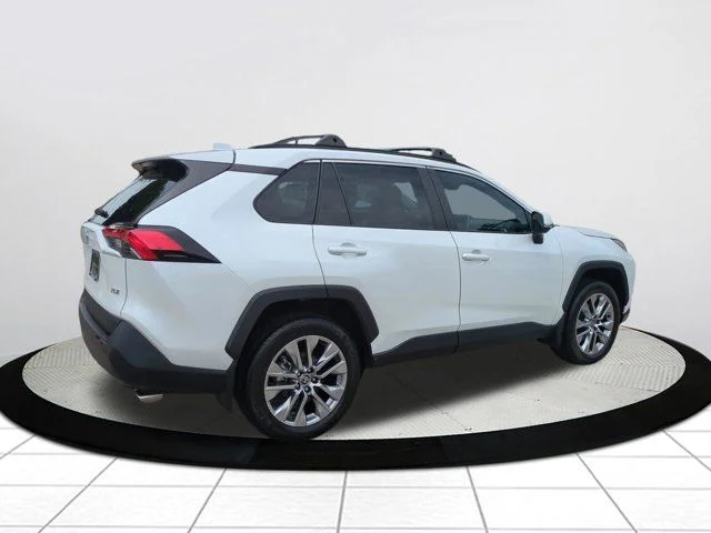 Used 2024 Beige Toyota XLE Premium image 3