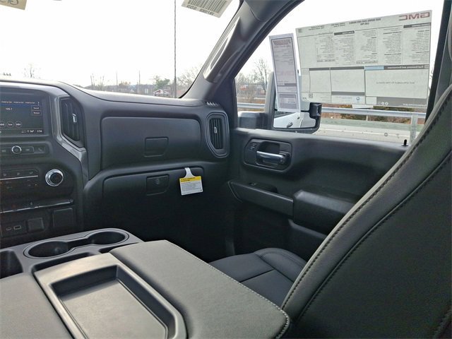 2025 GMC Sierra 2500HD Pro - Photo 11