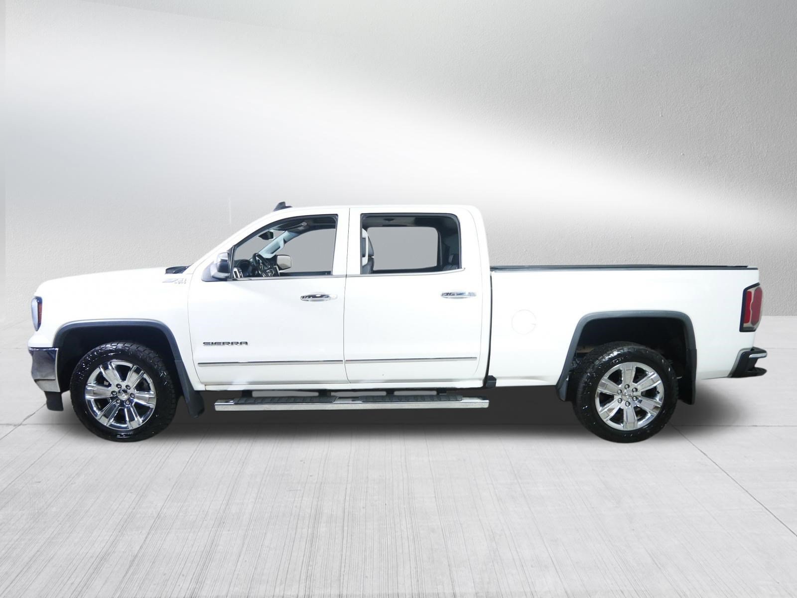 Used 2018 WHITE FROST TRICOAT GMC SLT image 4
