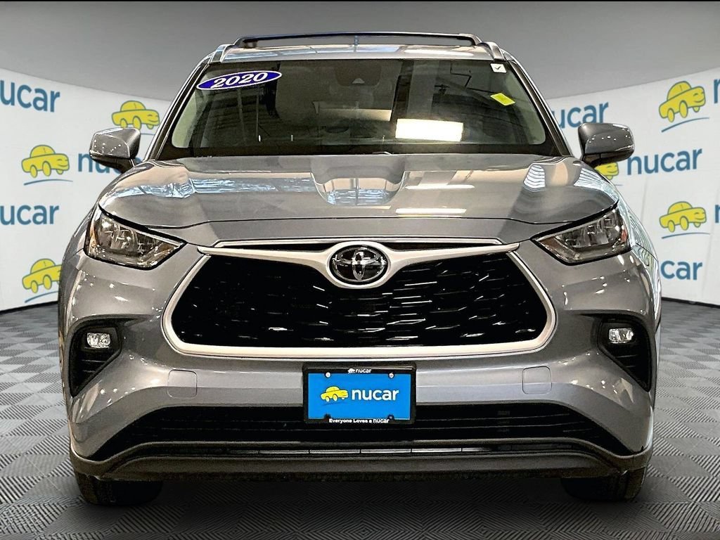 Used 2020 Moon Dust Toyota XLE image 2