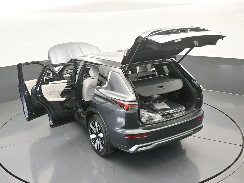 New 2026 Gray Mitsubishi SEL image 66