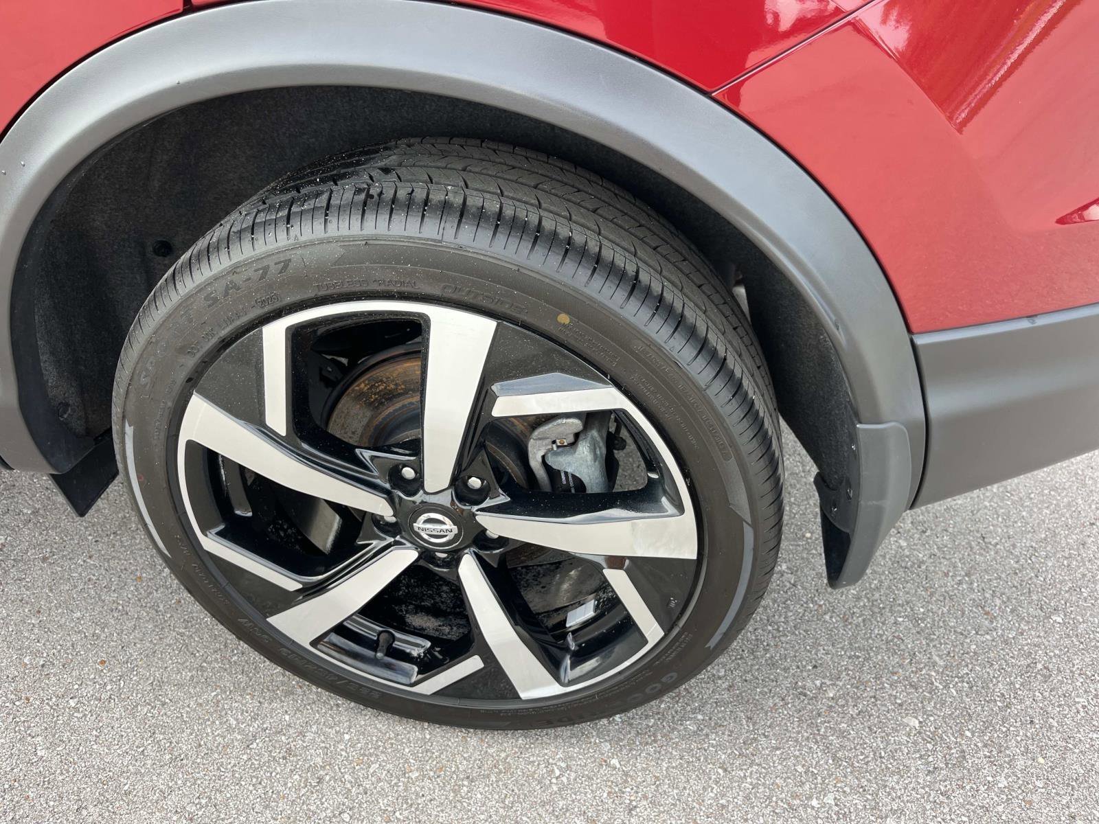 Used 2021 Scarlet Ember Tintcoat Nissan SL image 11