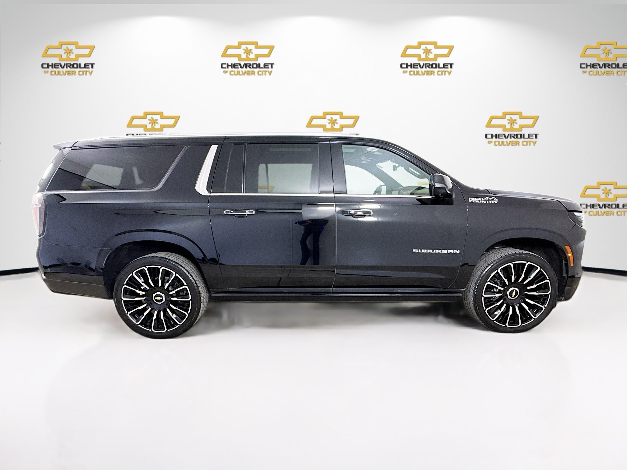 Used 2025 Black Chevrolet High Country image 9