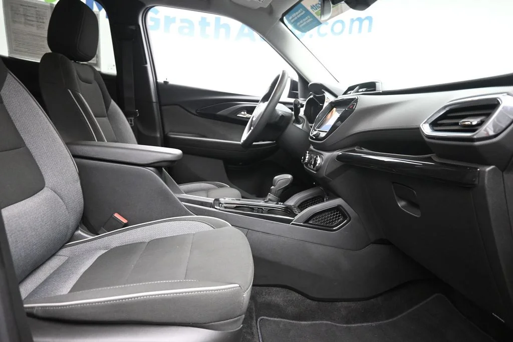 Used 2023 Black Chevrolet LT image 9