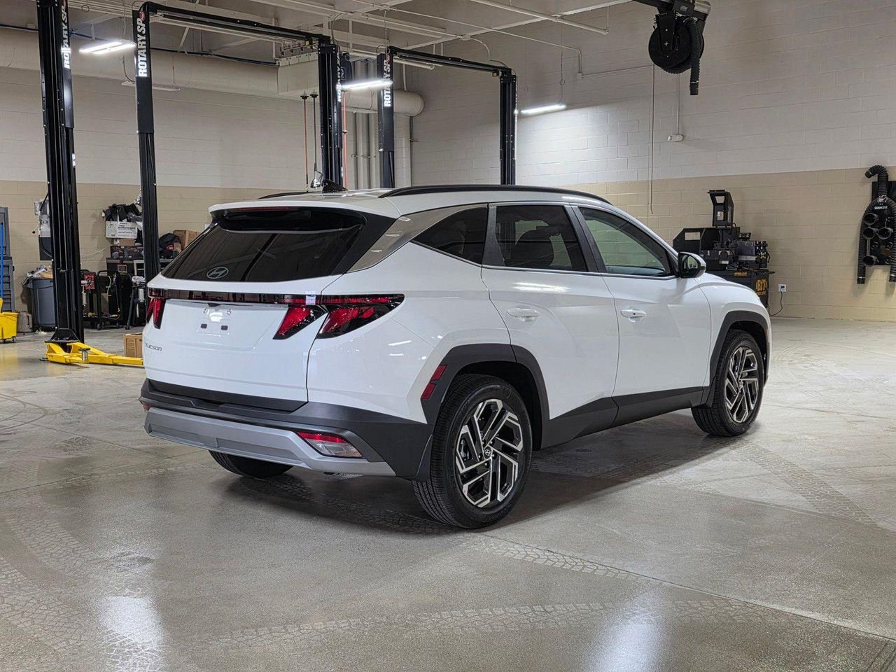 New 2026 White Pearl Hyundai SEL Plus FWD image 7