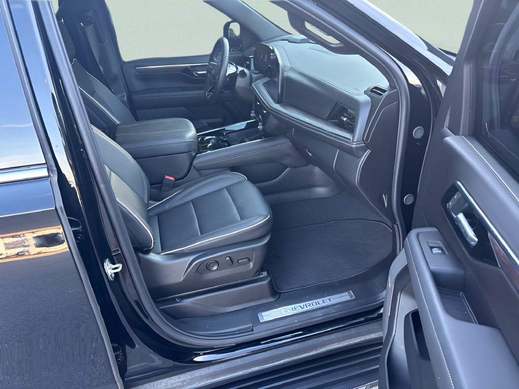 Used 2025 Black Chevrolet Premier image 12