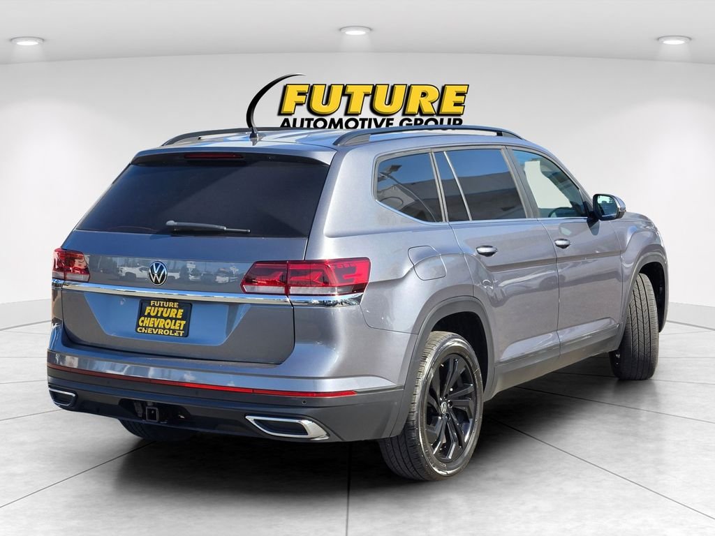 Used 2022 Gray Volkswagen 3.6L V6 SE w/Technology image 4