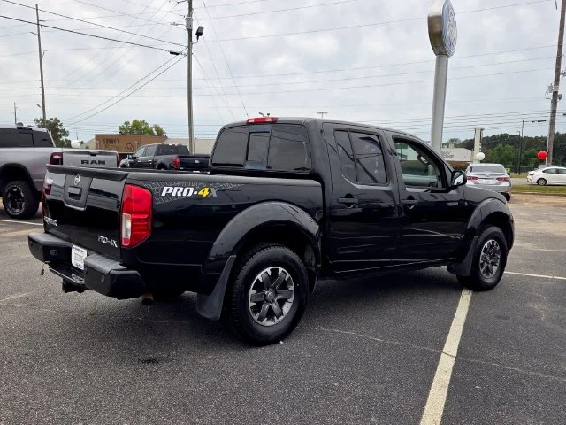 Used 2019 Black Nissan PRO-4X image 8