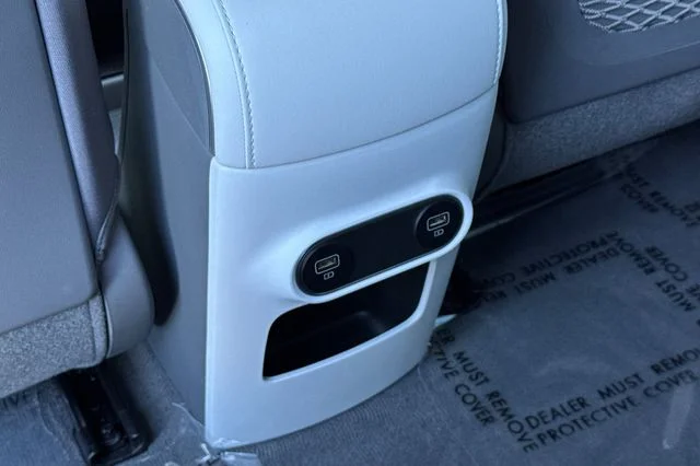 Used 2024 Black Hyundai SEL image 14