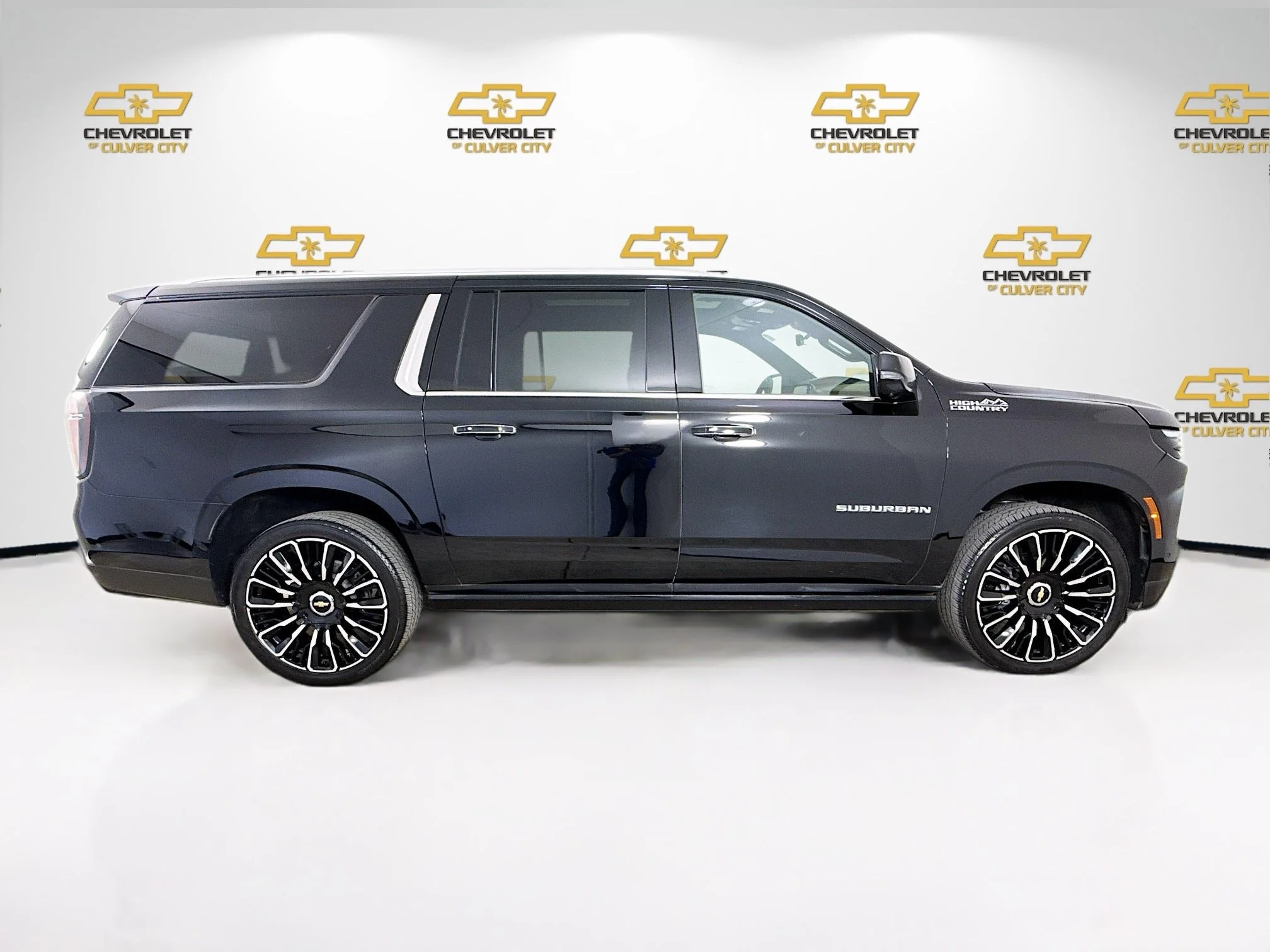 Used 2025 Black Chevrolet High Country image 9