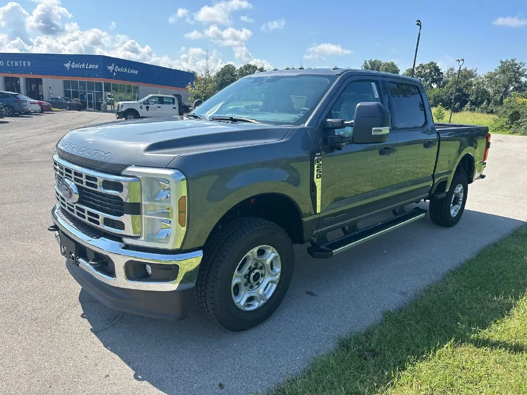 New 2026 Gray Ford XLT image 3