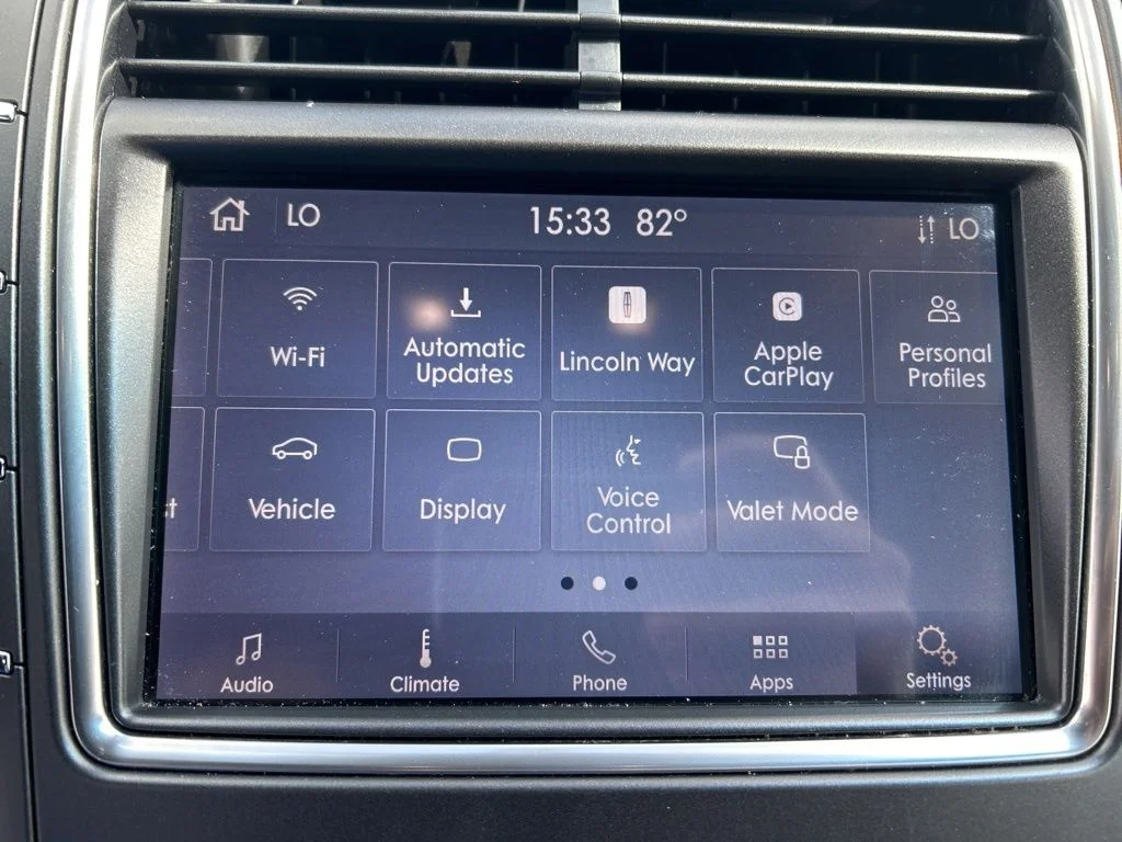 Used 2020 Gray Lincoln Standard image 41