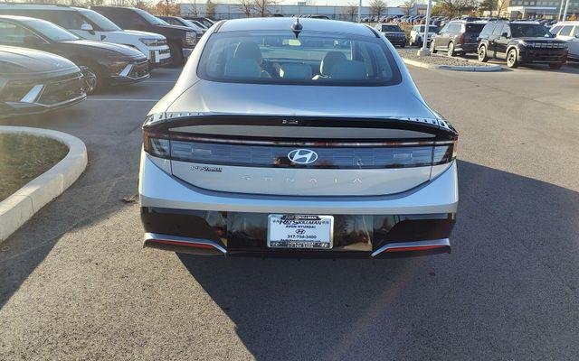 New 2026 Silver Hyundai SEL Sport image 7