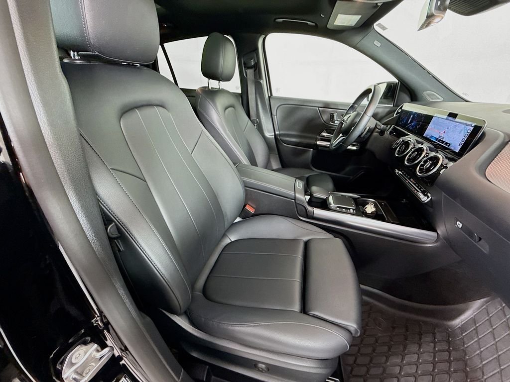 Used 2022 Black Mercedes-Benz GLA 250 image 29