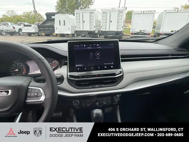 Used 2023 Silver Jeep Limited image 12
