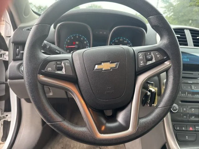 2013 Chevrolet Malibu 1LS - Photo 9