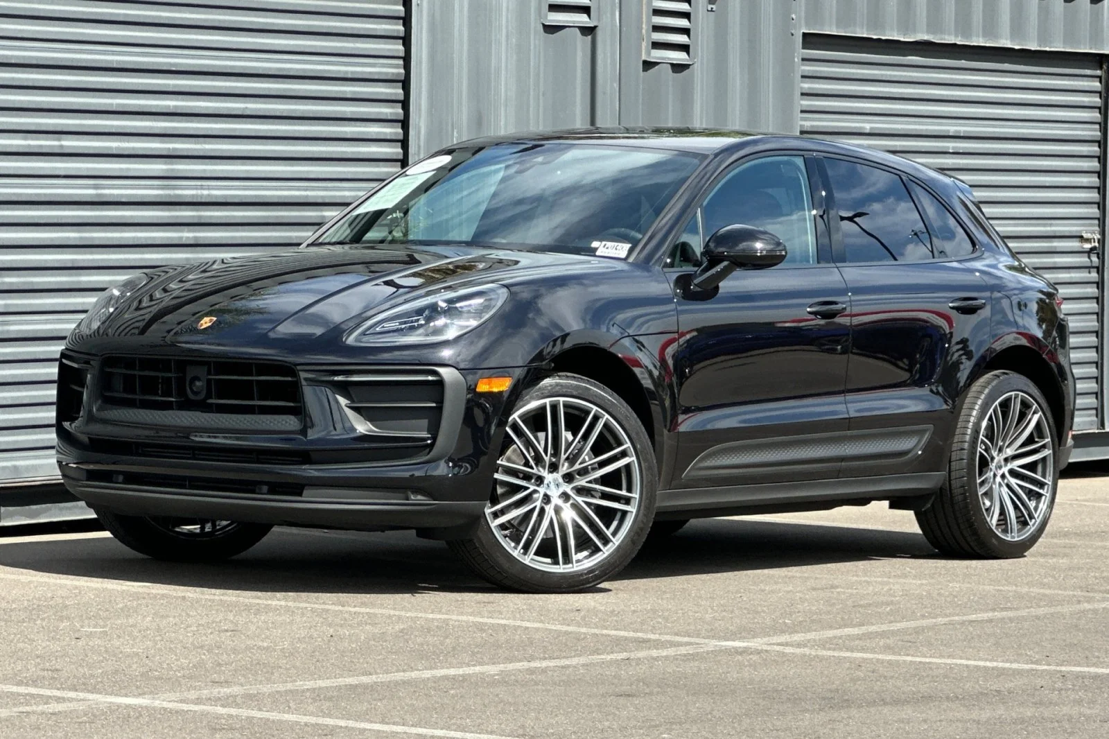 2025 Porsche Macan Base