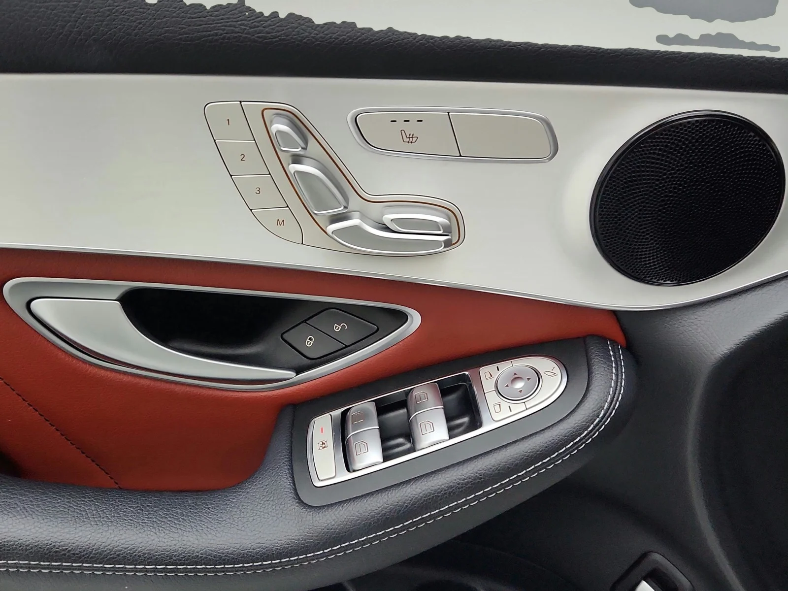 Certified Used 2022 Polar White Mercedes-Benz GLC 300 image 25