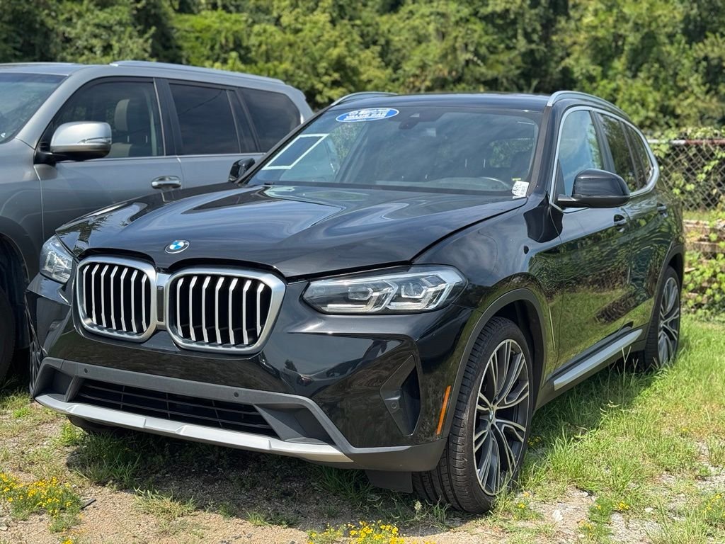 Used 2022 Black BMW sDrive30i image 4