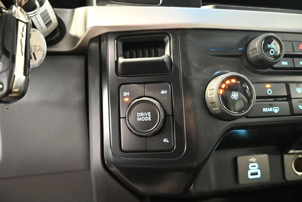 2025 Ford F-450 Super Duty Chassis Cab XL - Photo 18