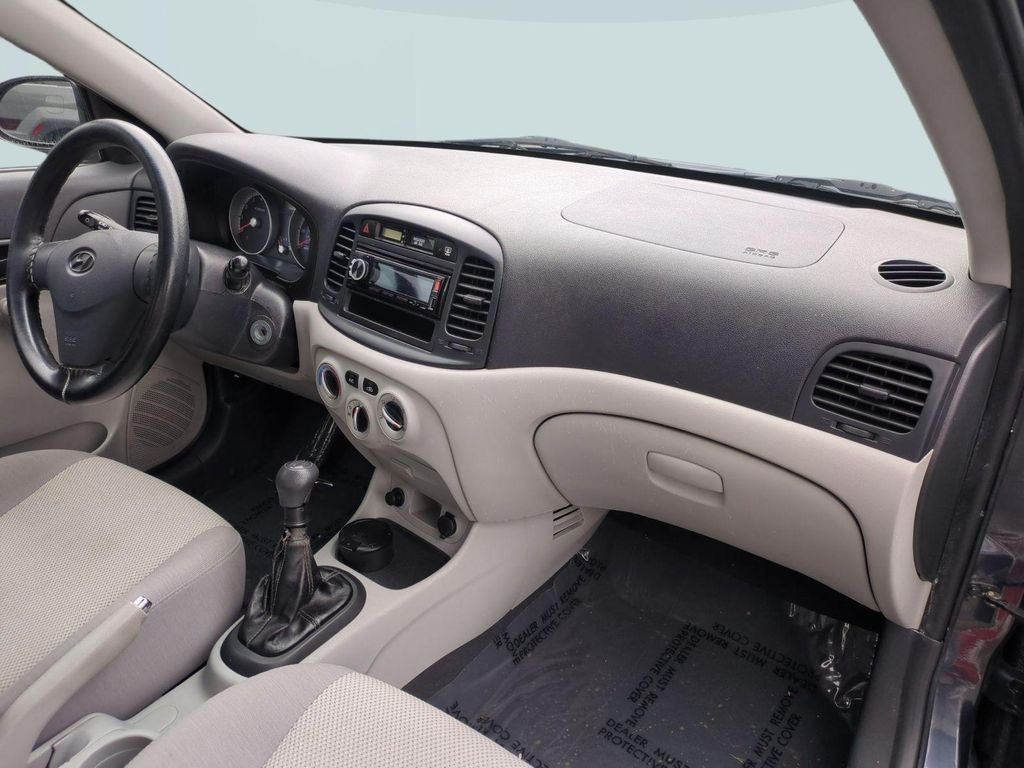 2009 Hyundai Accent GLS - Photo 27
