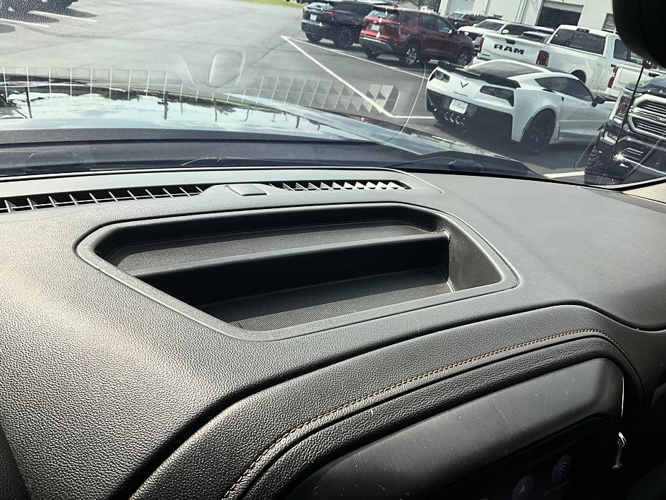 Used 2020 Black GMC AT4 image 22