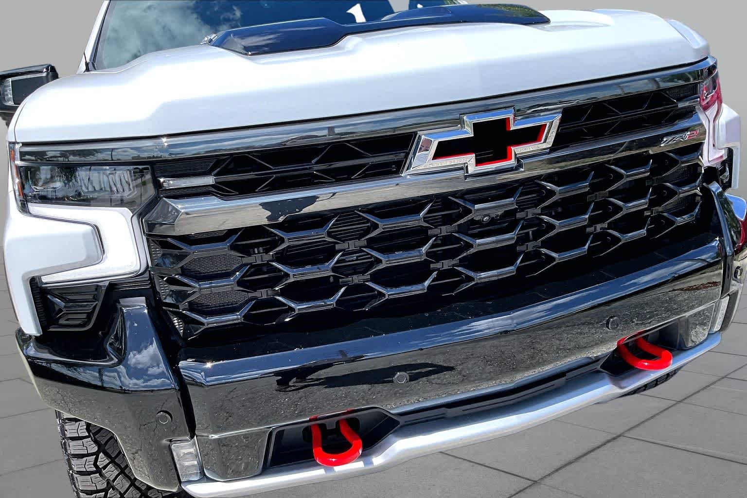 Used 2026 Summit White Chevrolet ZR2 image 30
