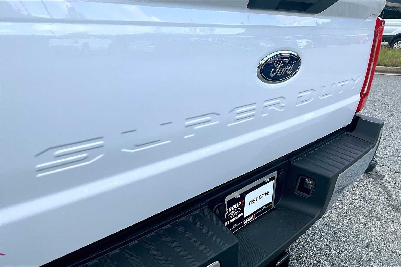 New 2026 Oxford White Ford XL image 15