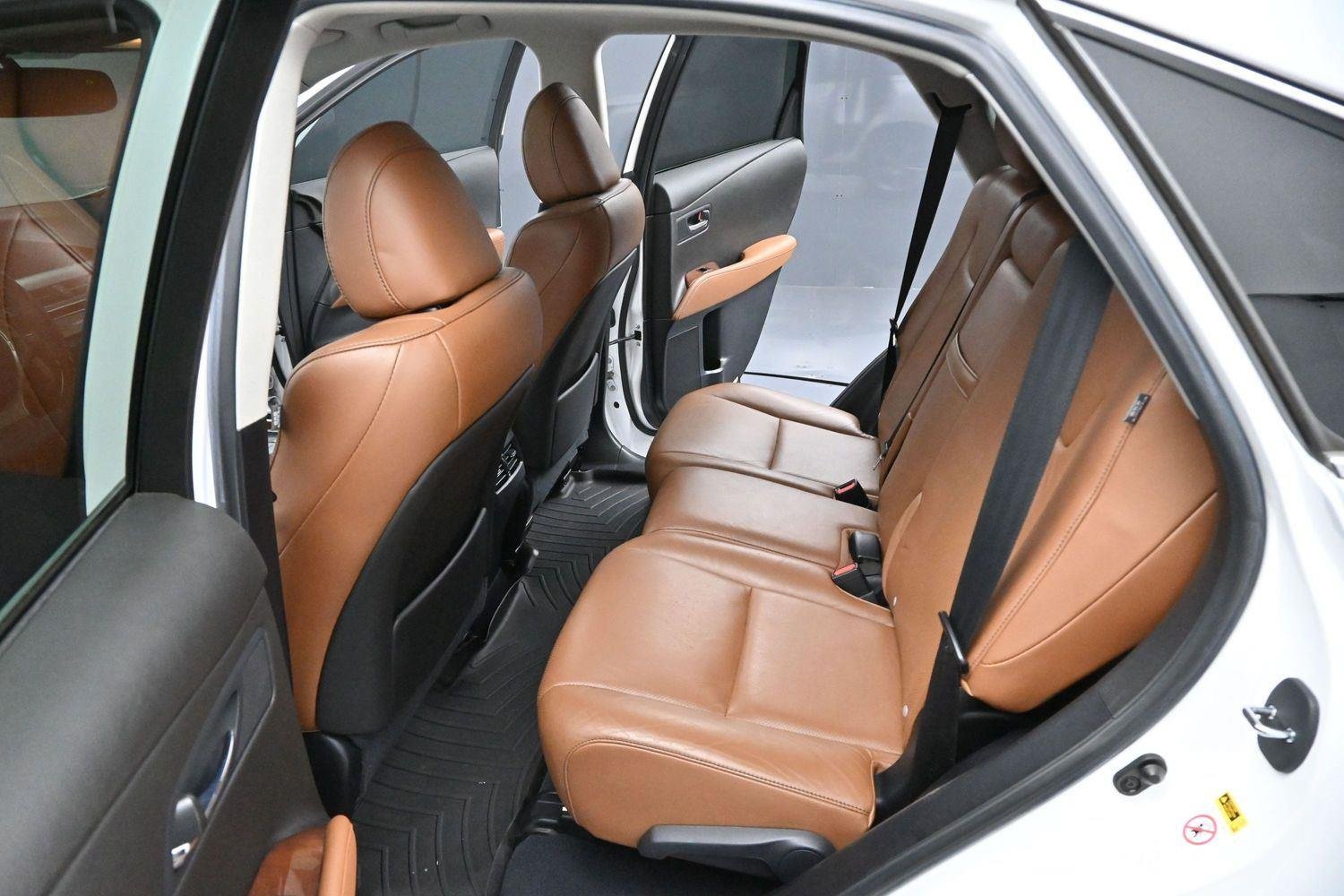 Used 2015 Starfire Pearl Lexus Base image 29