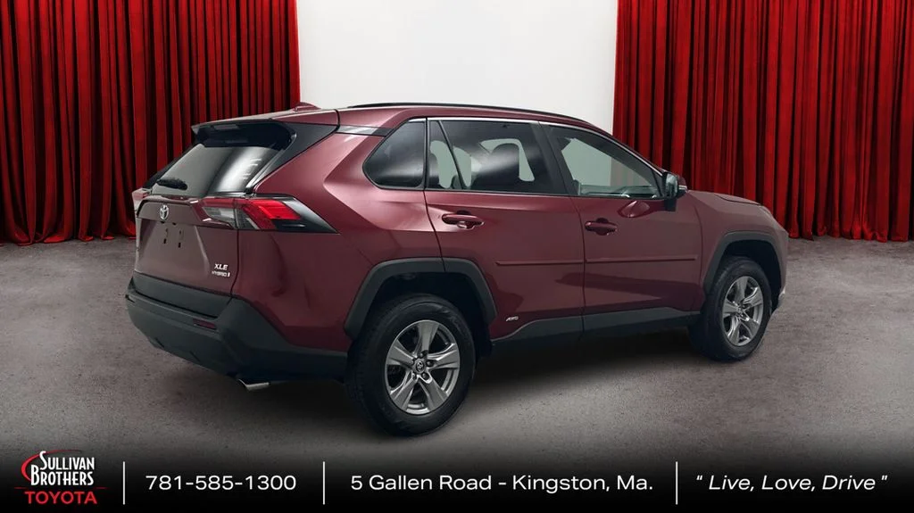 Used 2024 Red Toyota XLE image 5