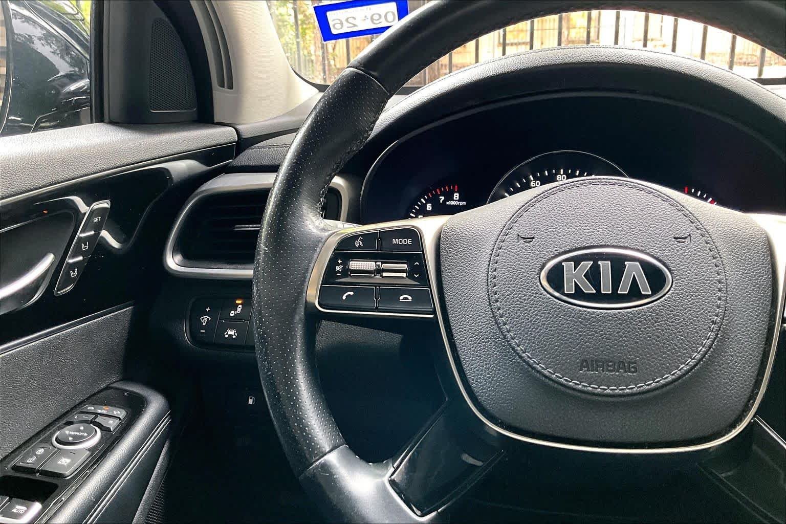 Used 2019 Ebony Black Kia SX V6 image 23