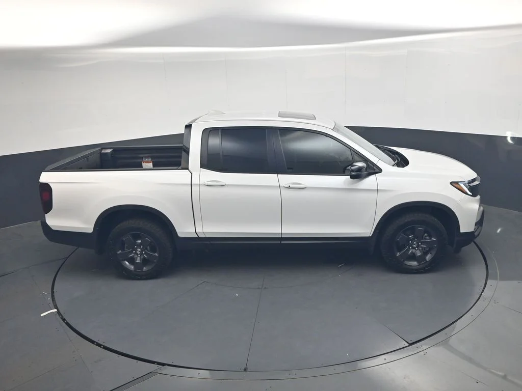 Certified Used 2026 Platinum White Pearl Honda TrailSport image 24