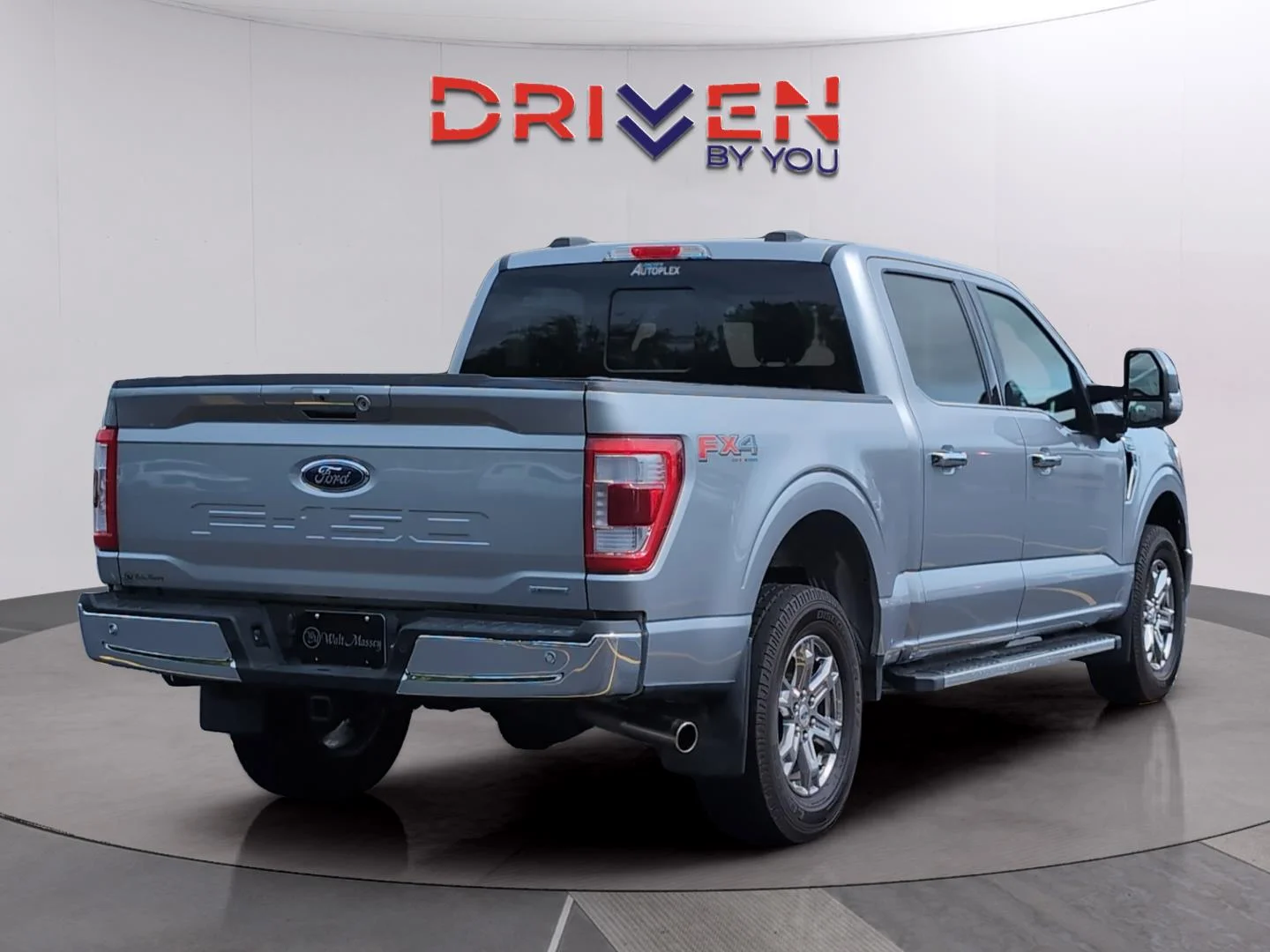 Used 2023 Iconic Silver Ford LARIAT image 5