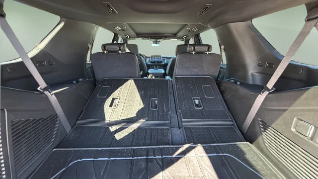 Used 2024 Black Chevrolet High Country image 35