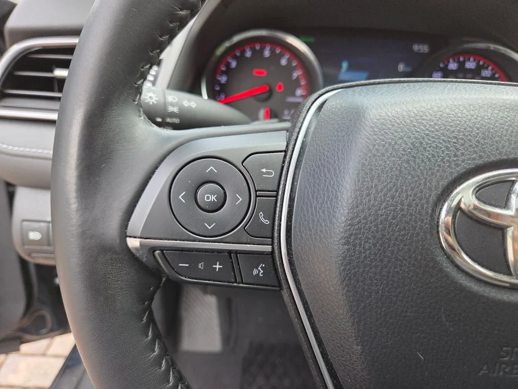 Used 2019 Blue Toyota XSE V6 image 29