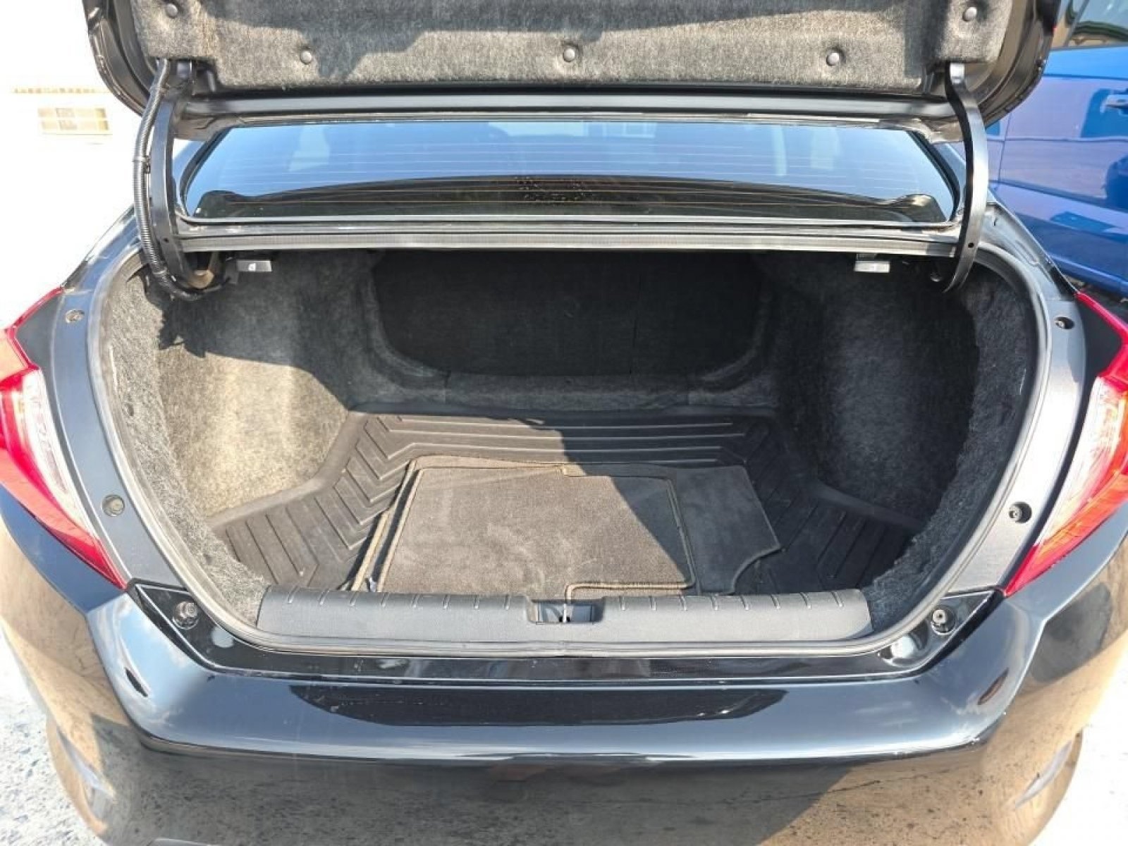 Used 2018 Crystal Black Pearl Honda EX image 15