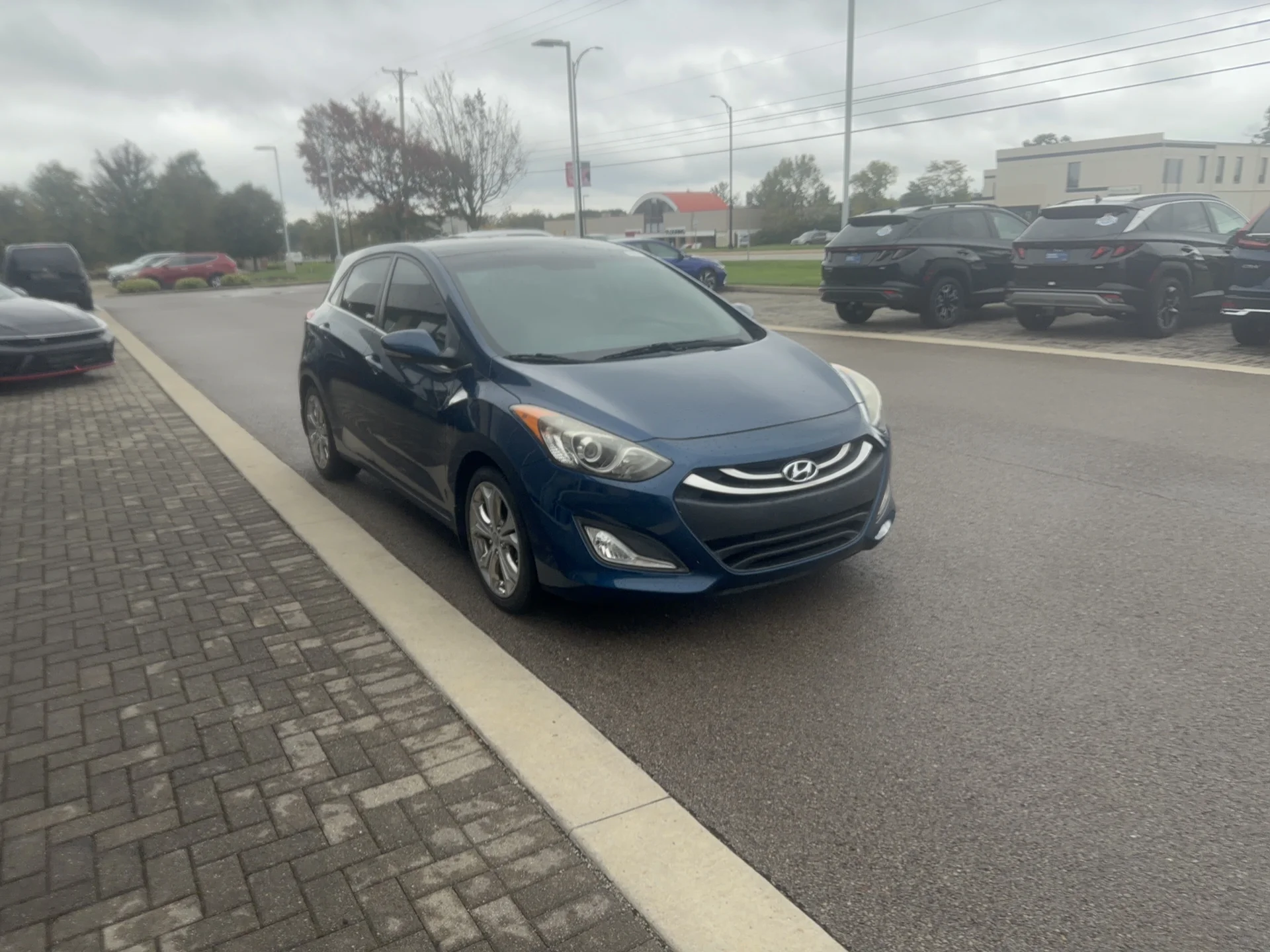 Used 2014 Windy Sea Blue Hyundai Base image 1