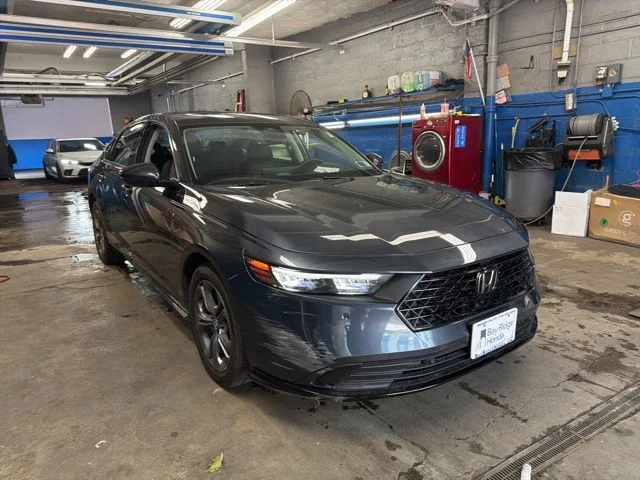 Used 2023 Gray Honda EX-L image 3
