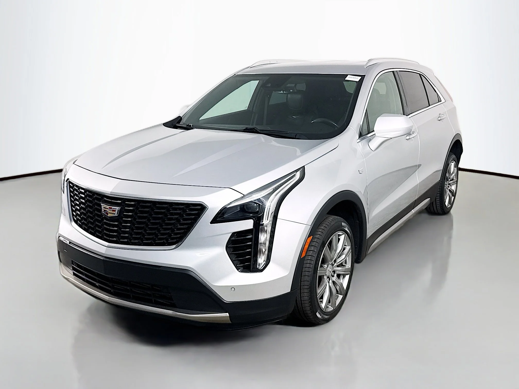 Used 2019 Radiant Silver Metallic Cadillac FWD Premium Luxury image 3
