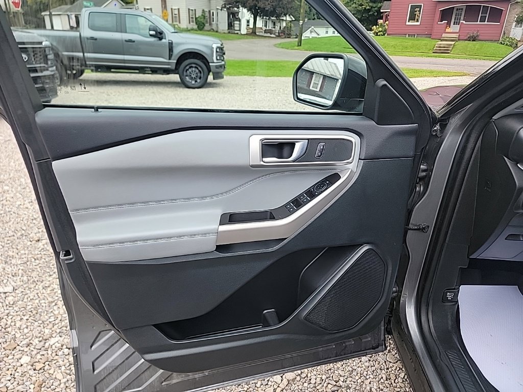 Used 2024 Gray Ford XLT image 25