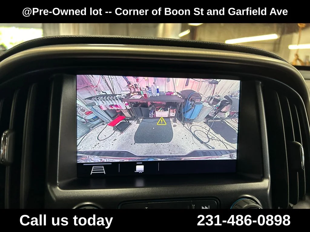 Used 2021 White GMC Denali image 26
