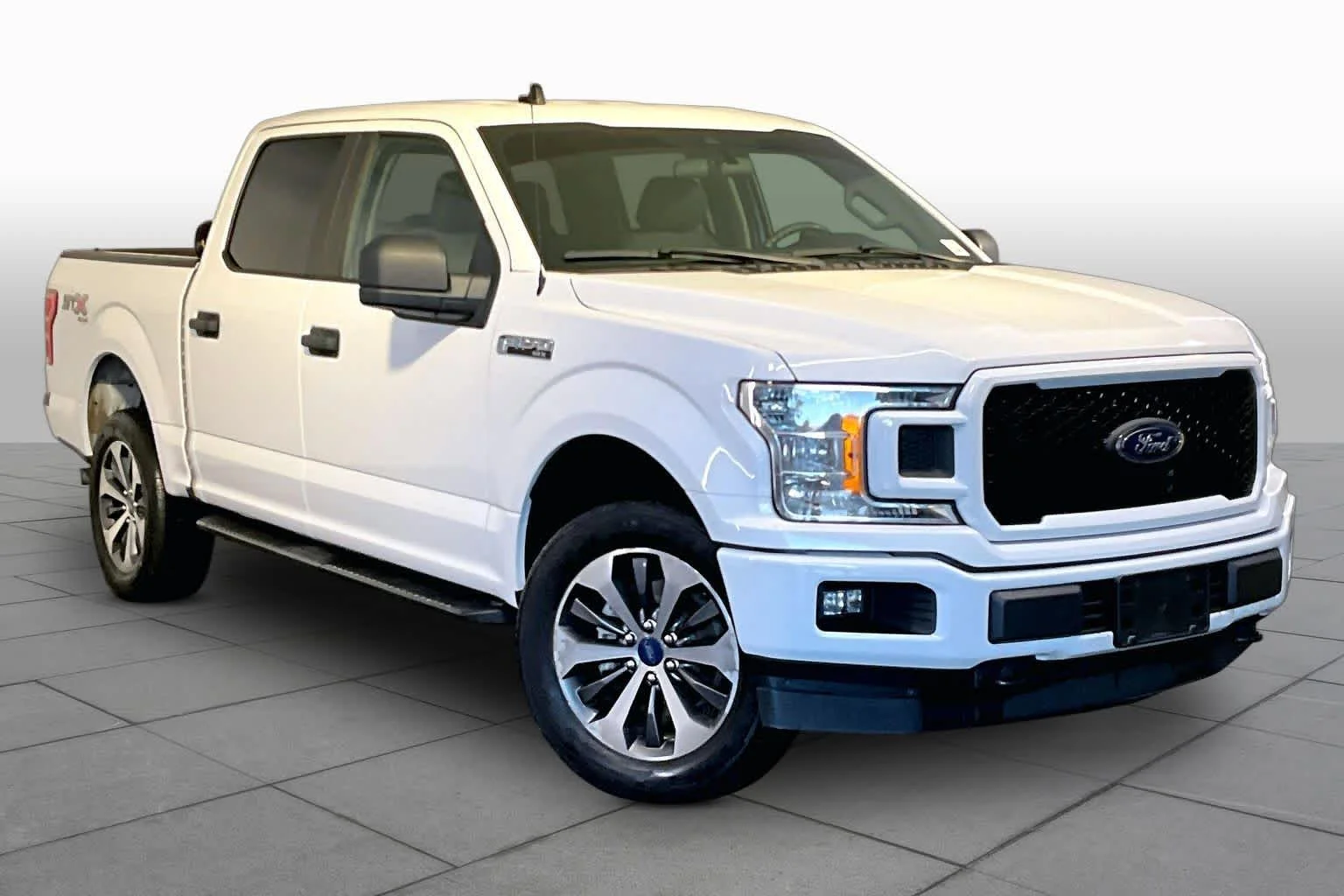 Used 2020 Oxford White Ford XL image 3