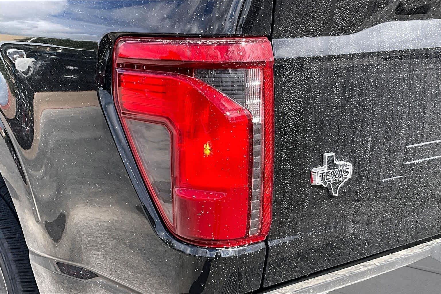 New 2026 Agate Black Metallic Ford XLT image 11