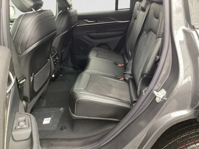 New 2026 Gray Metallic Jeep LAREDO ALTITUDE 4X4 image 14