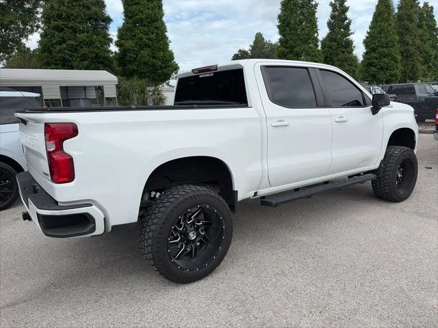 Used 2022 White Chevrolet RST image 5