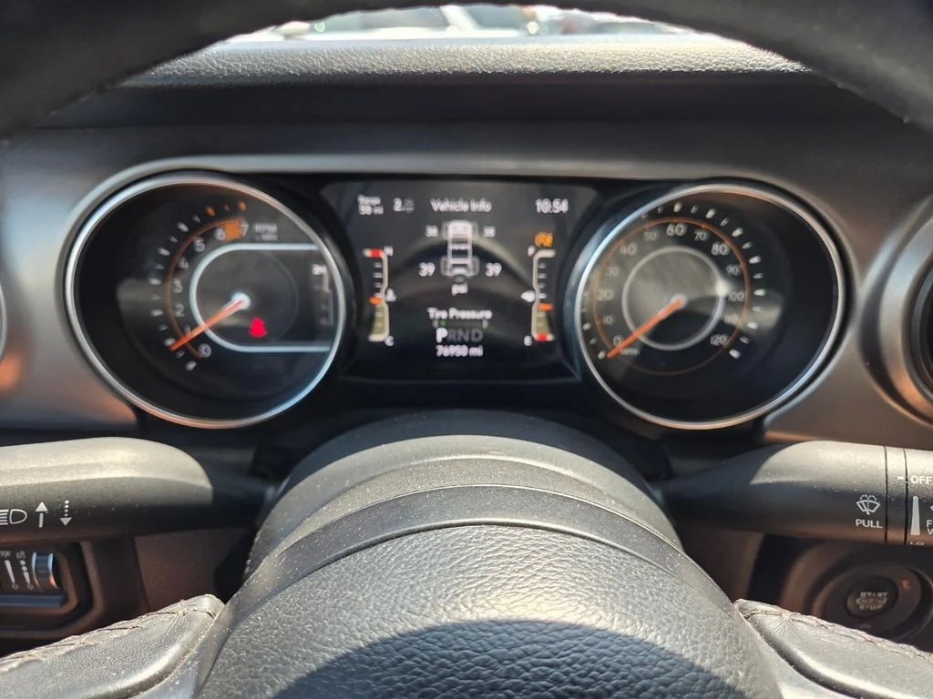 Used 2020 Gray Jeep Sport S image 15