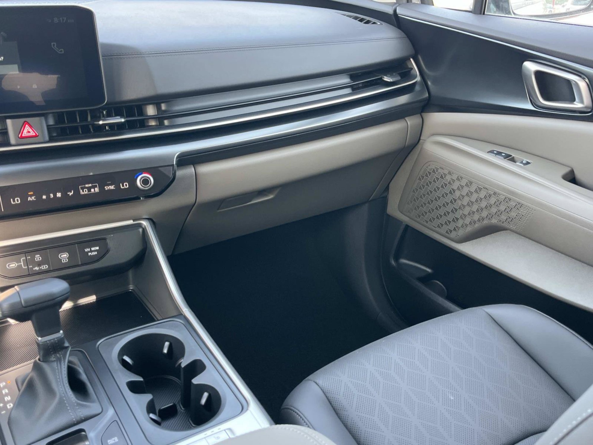 New 2027 Ceramic Silver Kia LXS image 11