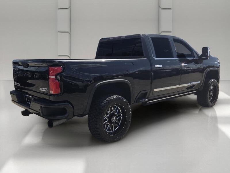 Used 2025 Black CHEVROLET 4WD CREW CAB 159" HIGH COUNTRY image 5