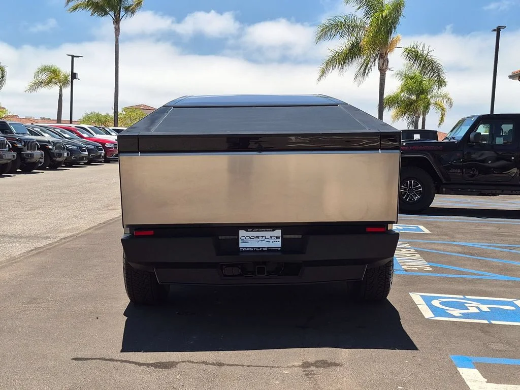 Used 2025  Tesla Long Range image 6